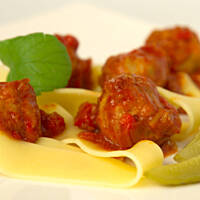 Klopsiki w sosie pomidorowo paprykowym