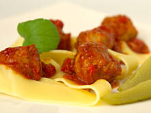 Fot. Wkn, Klopsiki w sosie pomidorowo paprykowym