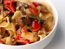 Fot. blue_megi, Tagliatelle z  pieczarkami i papryką w sosie śmietanowym