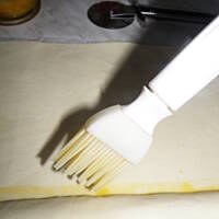 Paszteciki z ciasta francuskiego z mięsem z rosołu