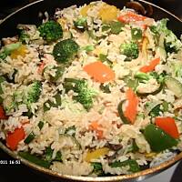 Ryż zasmażany na maśle z warzywami