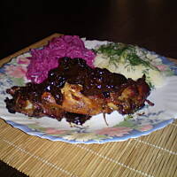 królicze udka pieczone z żurawiną i suszonymi śliwkami