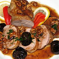 Polędwiczki w sosie śliwkowo-orzechowym