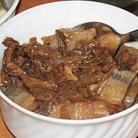 Śledzie z suszonymi prawdziwkami.