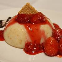 Grysik ciasteczkowy z  truskawkową frużeliną