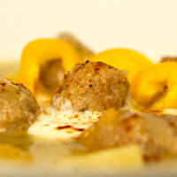 Kalafiorowa kremowa z kuleczkami z indyka