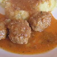Pulpety w sosie pomidorowym