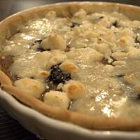 Tarta z cebulą i kozim serem