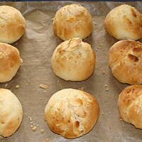 Maślane bułeczki z niespodzianką