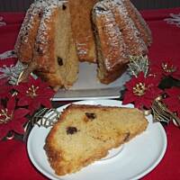 Świąteczna babka migdałowa z rodzynkami