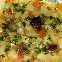 Kapuśniak ze słodkiej kapusty z grzybami