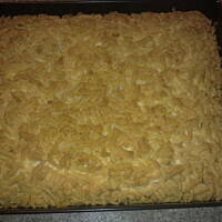 Sernik z brzoskwiniami