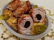 Fot. Mama - Różyczki, Indycze roladki z szynką i śliwkami na jajecznym omleciku