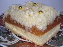 Fot. Agussia834, Sernik z musem jabłkowym i kokosem