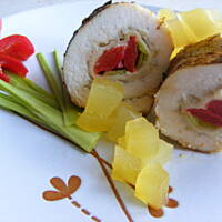 Pierś z makaronem lasagne i słodką cukinią