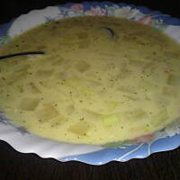 zupa ze świeżych ogórków z patelni