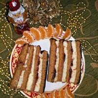 Piernik przekładany kremem i powidłami