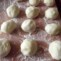 Kluski śląskie z mięsnym farszem