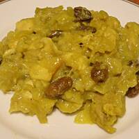 Drobiowe curry z bananami i rodzynkami