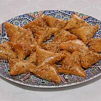 Ciasteczka półfrancuskie z sezamem i nadzieniem orzechowym wg Ani