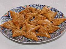 Fot. Mama - Różyczki, Ciasteczka półfrancuskie z sezamem i nadzieniem orzechowym wg Ani