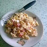 Sałatka z drobnym makaronem