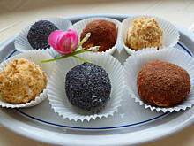 Fot. Mama - Różyczki, Kuleczki serowe z amaretto wg Ani