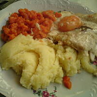 kotlet schabowy z jajkiem sadzonym