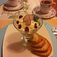 Sałatka śledziowa z żurawiną