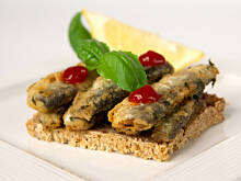 Fot. Wkn, Kanapka ze szprotkami