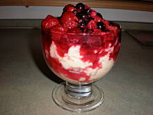 Fot. katherin19, Budyń waniliowy z owocami leśnymi