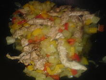 Fot. Kolorowa75, piersi drobiowe w warzywach