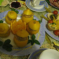 cytryny faszerowane kremem z sardynek