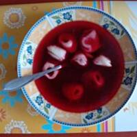 Barszcz czerwony na wywarze grzybowym