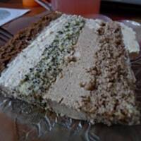 Urodzinowy tort orzechowo-makowo-kawowy