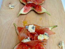 Fot. kasia_sach, Figi z szynką parmeńską, serem 'blue' i miodem