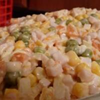 Kolorowa sałatka z szynką