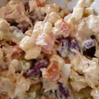 Sałatka z tuńczykiem i czerwoną fasolą