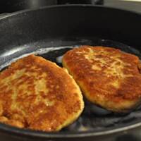 Wielkie kotlety z kurczaka z niespodzianką