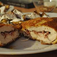 Wielkie kotlety z kurczaka z niespodzianką