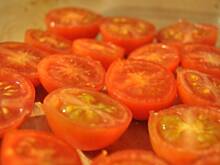 Fot. MIENTA, Pieczone pomidorki cherry