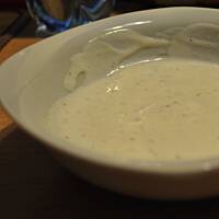 Prosty i pyszny sos czosnkowy