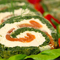 Rolada szpinakowo-łososiowa efektowna