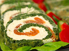 Fot. Wkn, Rolada szpinakowo-łososiowa efektowna
