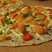 Quesadille z papryczkami chili i pomidorem