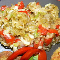 surówka z kiszonych ogórków