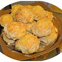 Bułki serowo-cebulowe