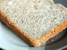 Fot. MAGDAITYLE, Najprostszy chleb pszenno-żytni na zakwasie żurkowym