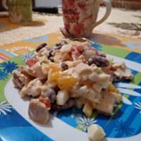 Sałatka z czerwoną fasolą i kurczakiem