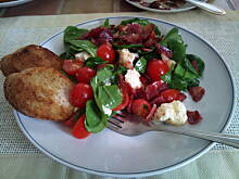 Fot. WISNIOWE_NIEBO, Pycha sałatka ze szpinakiem